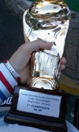 donniacuo-guanto-oro (2)