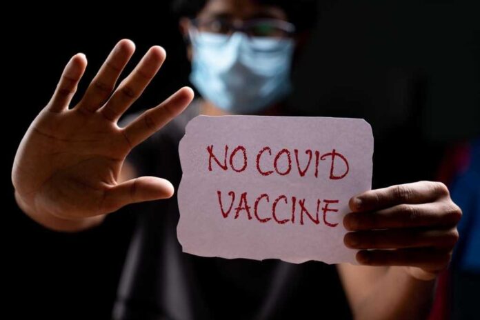 I No Vax rischiano di diventare una pericolosa variante del virus!