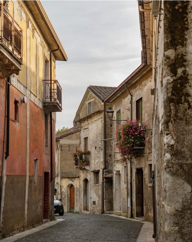 Osteria Aterrana: cucina campana e tradizione nel borgo storico di Montoro 1 Uno scorcio del borgo di aterrana Osteria | contattolab.it